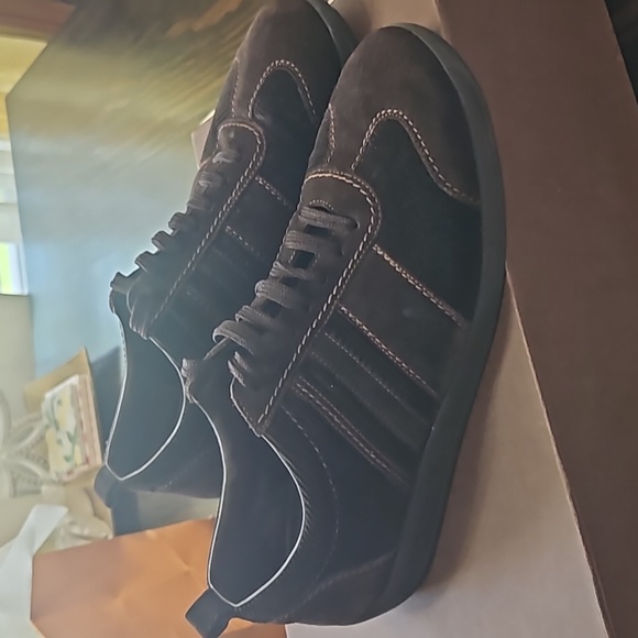 LOUIS VUITTON  Brown suede sneakers  Men's 8 1/2 / Ladies 10 With shoe box - Picture 5 of 16